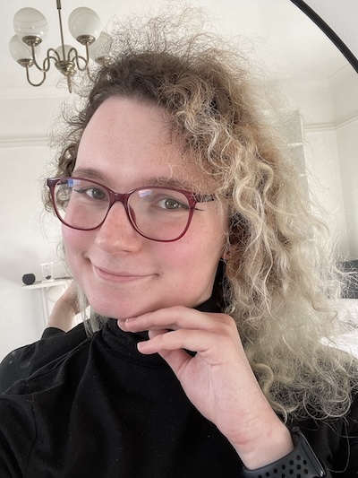 Portrait (Lucy Farnik)